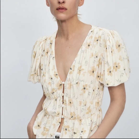 Zara Tops - Zara Yellow and White Floral Puff Sleeve Blouse
